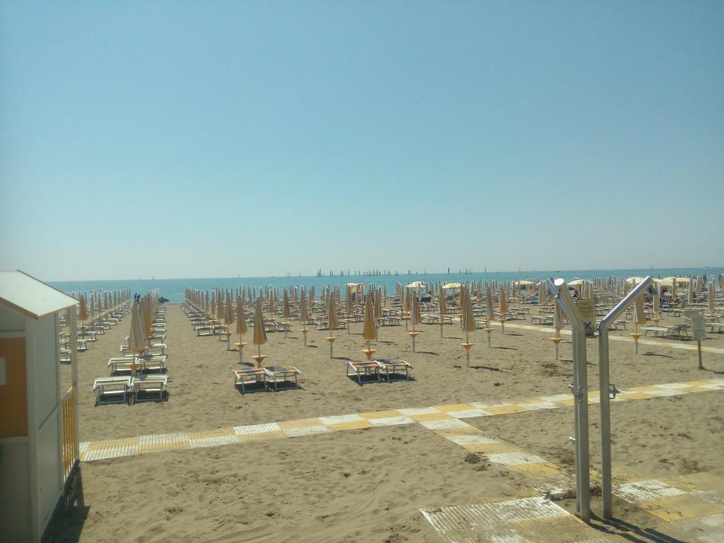 Appartamento Frontemare Azzurra กาออร์เล ภายนอก รูปภาพ